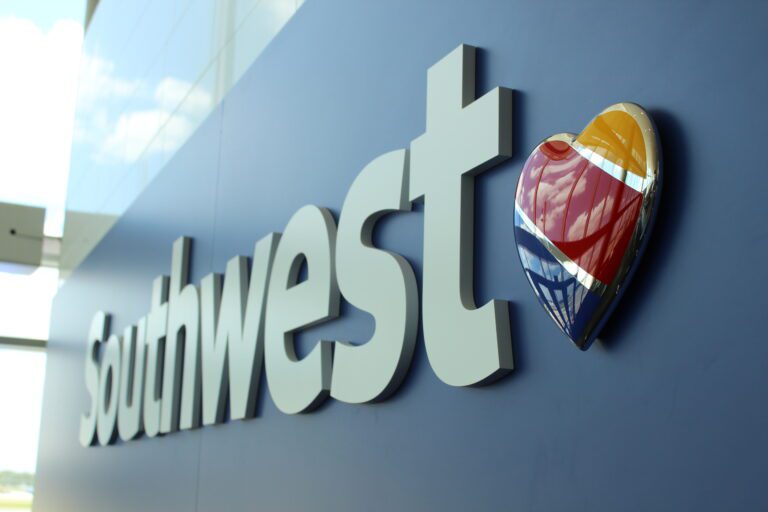 Southwest “System Glitch” Grounds 1,100+ Flights This Week