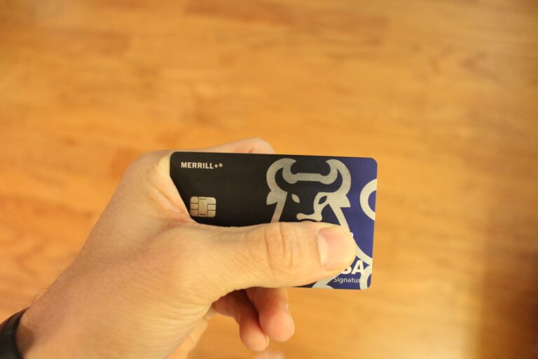 Best Credit Cards to Earn Initial Sign-up & NEVER USE AGAIN!